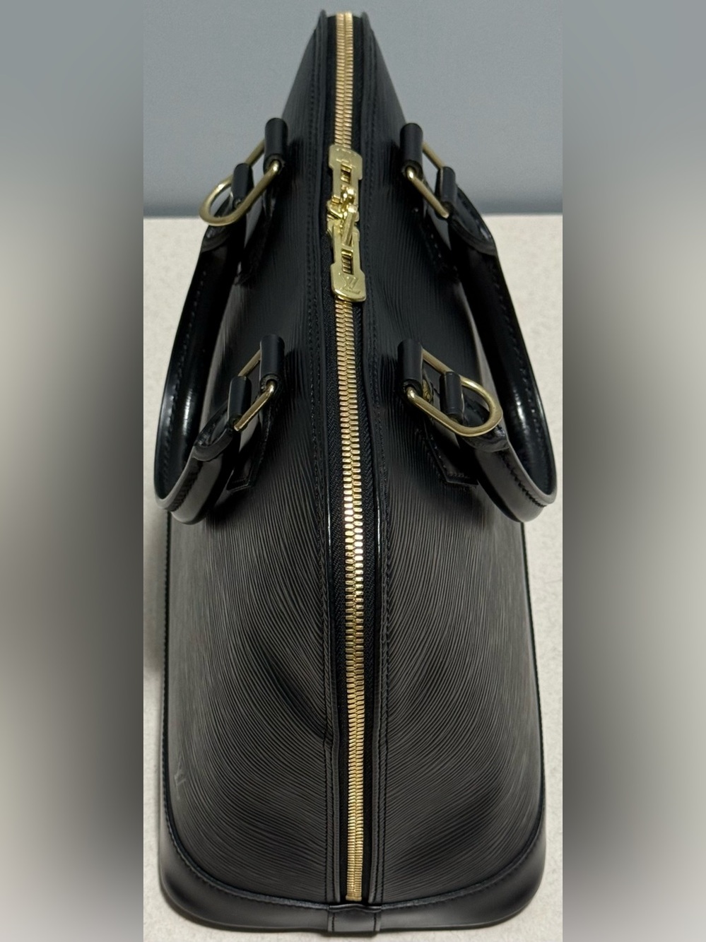 Louis Vuitton Alma PM Epi Textured Leather - Picture 7 of 16